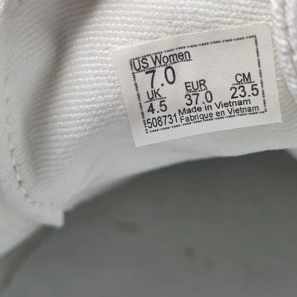 Vans Ward Sneakers Womens Size 7 White Canvas Casual Skate Low Top Classic Shoes